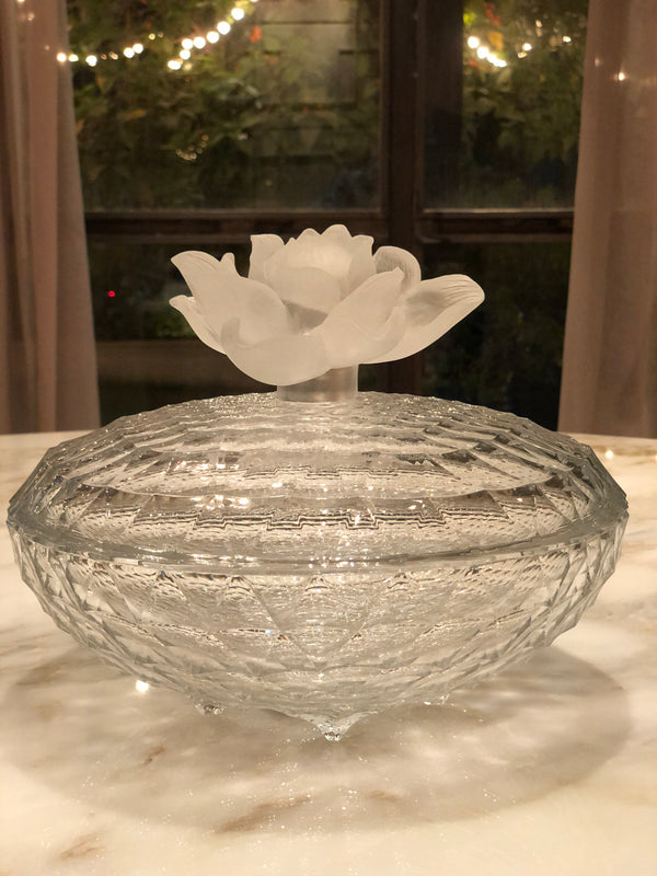 Elegance Crystal Bowl with Cover